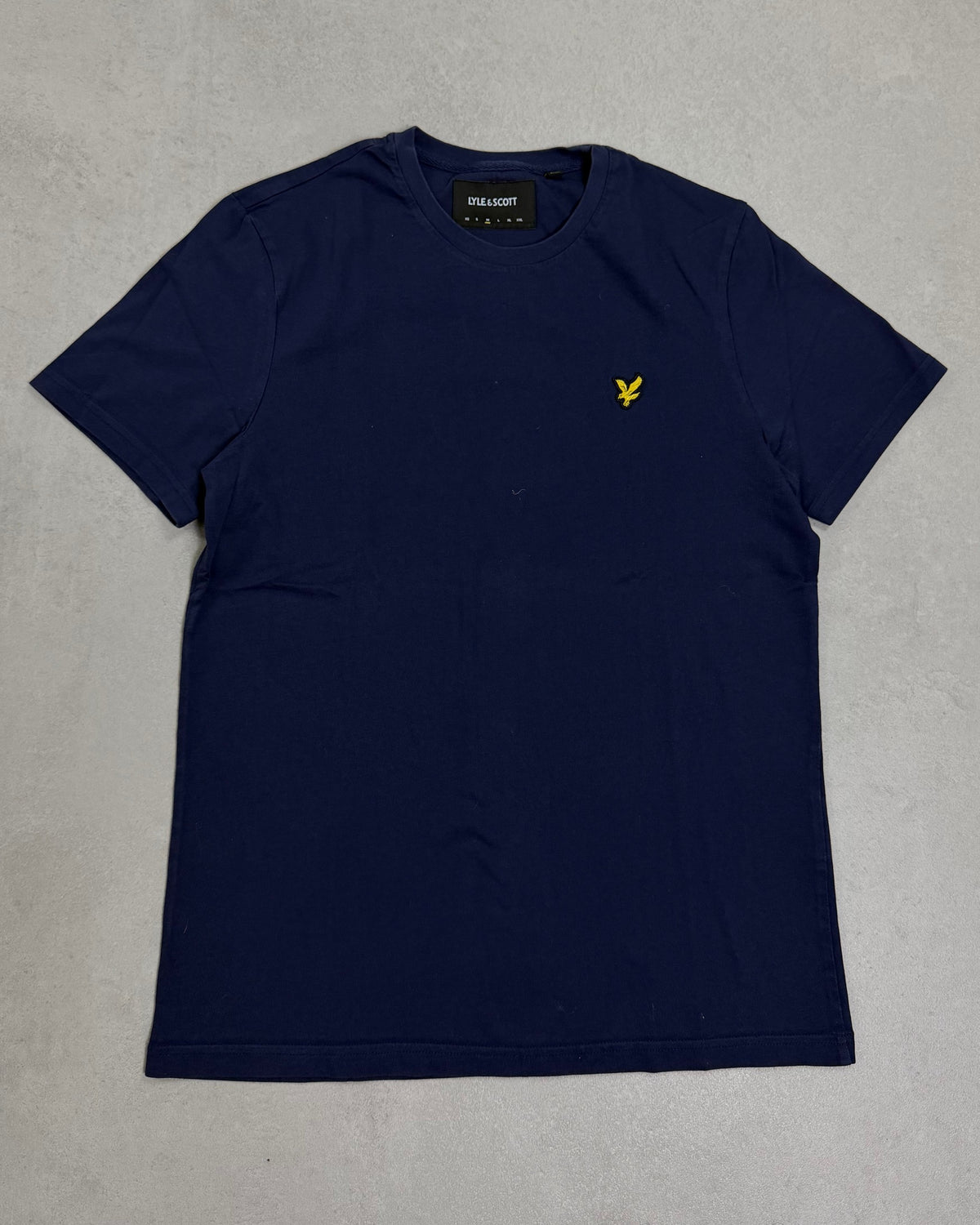 Lyle & Scott T-Shirt Navy mit Adler – Vorderseite