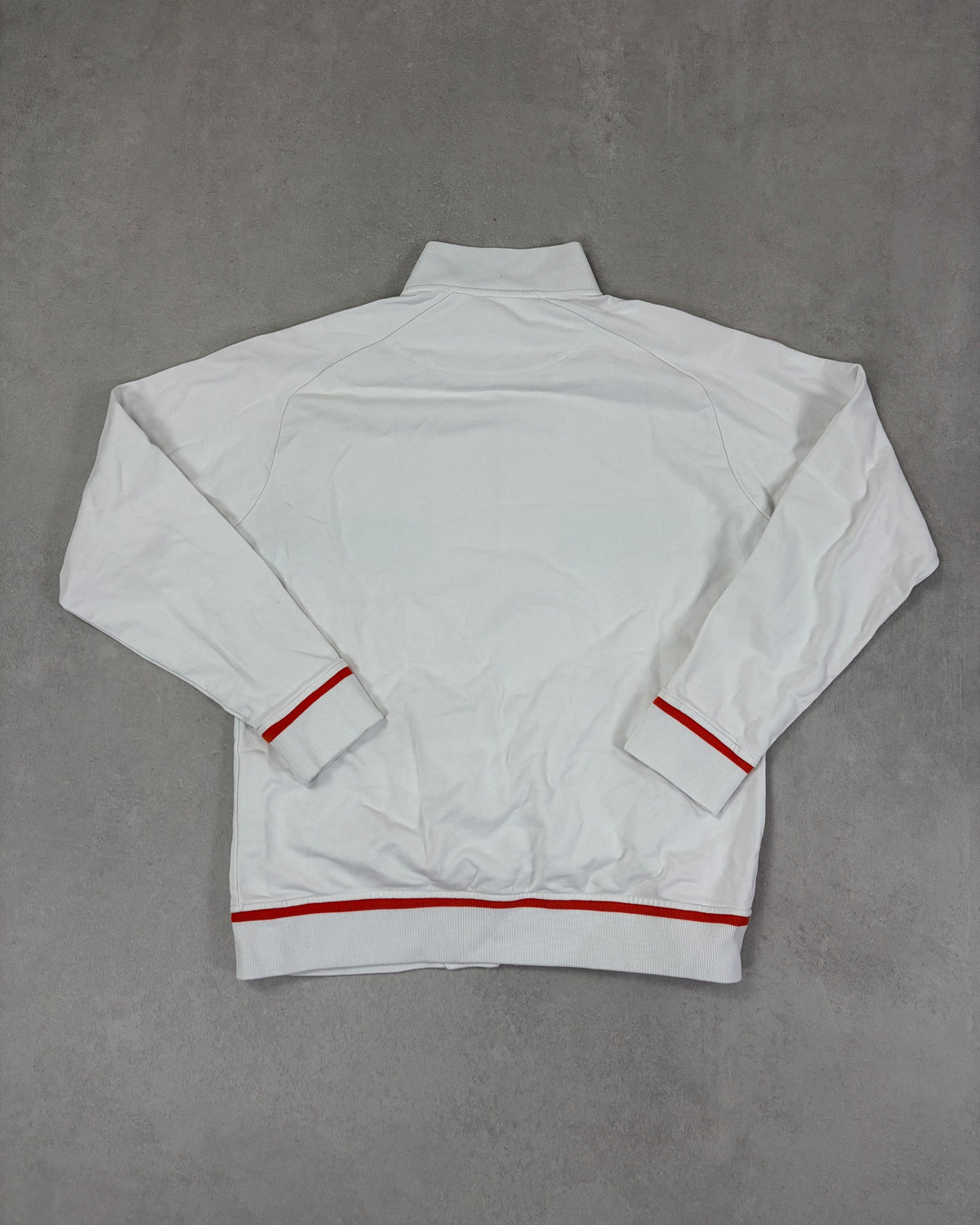 Lyle & Scott Trainingsjacke Weiß mit schwarzem Bruststreifen – Rückseite