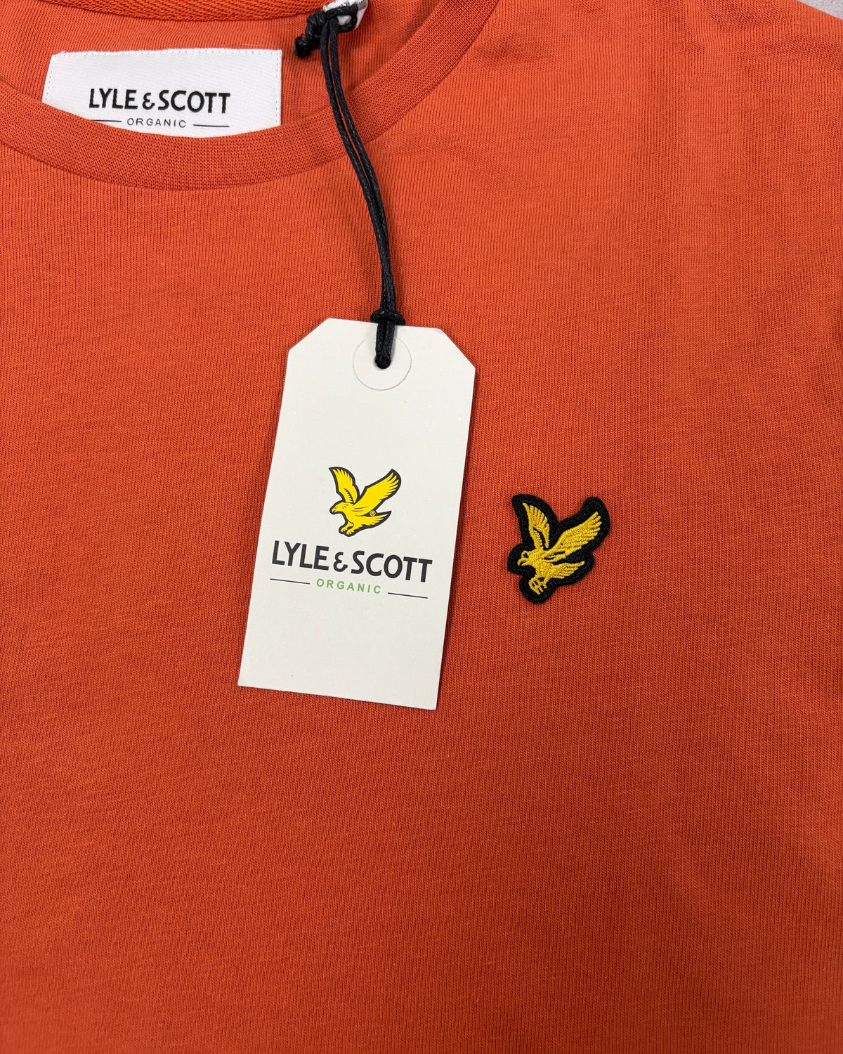 Lyle & Scott T-Shirt Orange mit Originaletikett – Detail