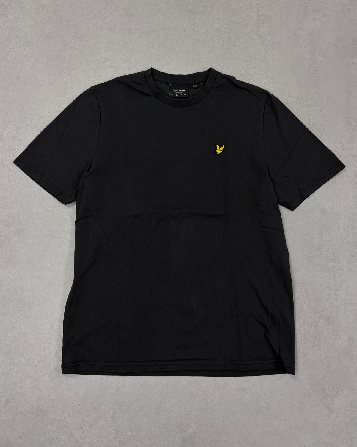 Lyle & Scott T-Shirt Schwarz mit Rückenprint – Vorderseite