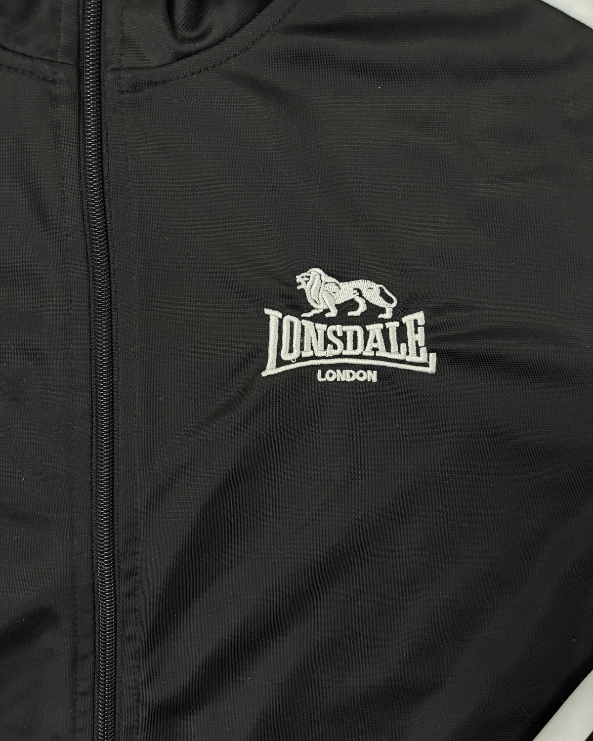 Lonsdale Trainingsjacke Schwarz mit weißen Schultereinsätzen – Detail