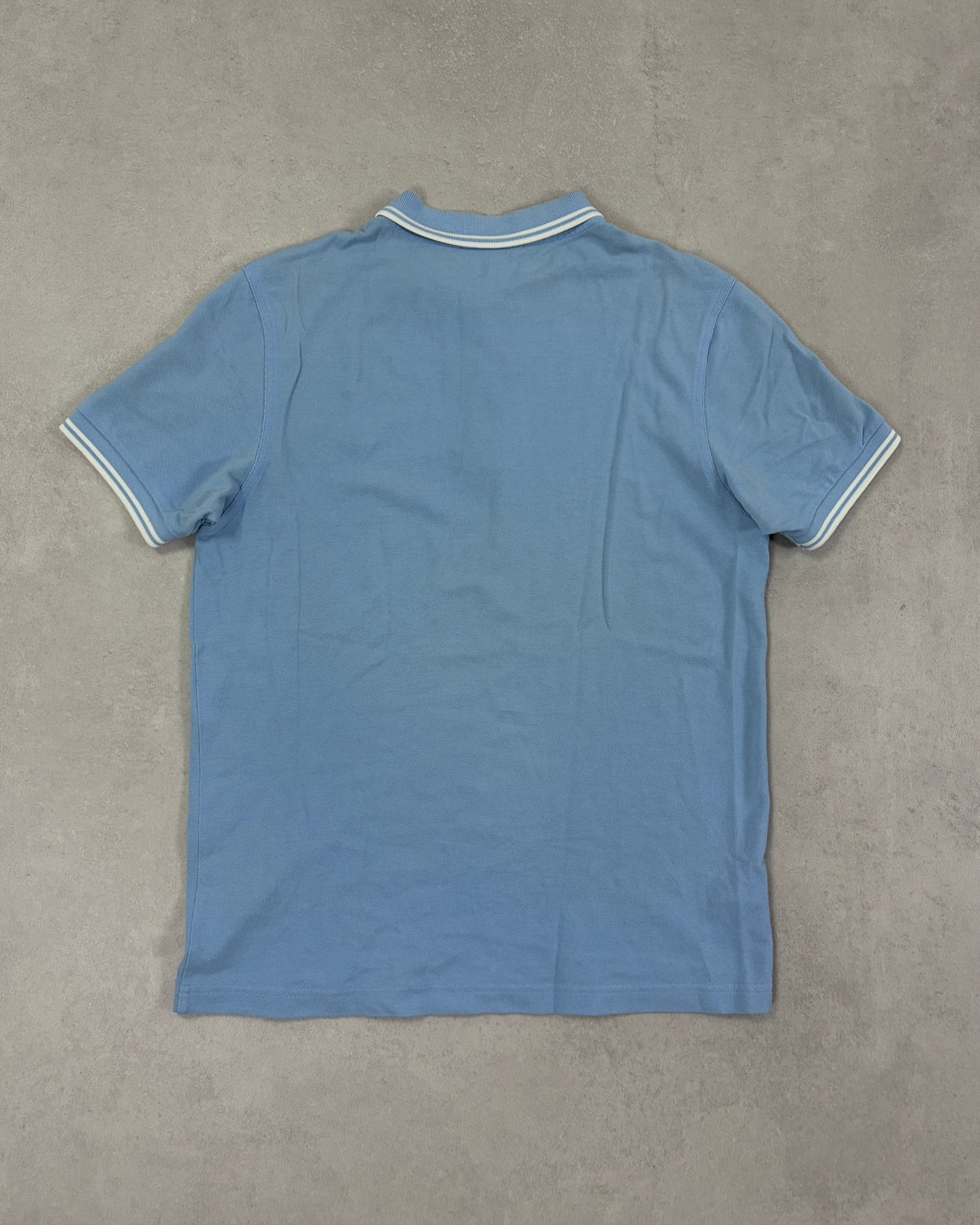 Fred Perry Poloshirt Hellblau mit Twin Tipping Größe M – Rückseite