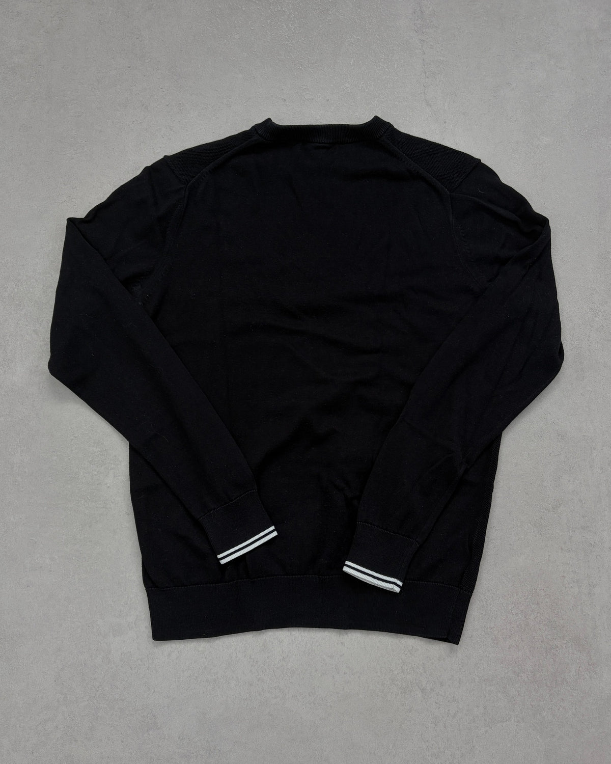 Fred Perry Pullover Schwarz mit Tipping-Bündchen Größe M – Rückseite