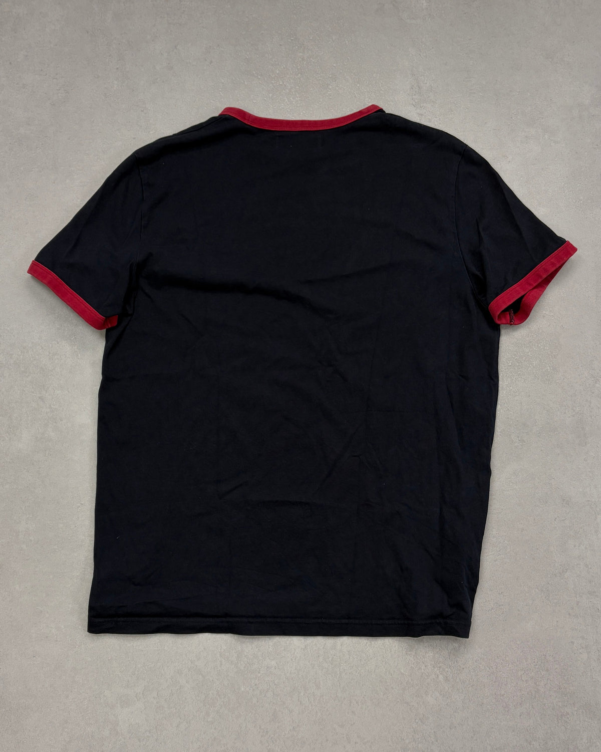 Fred Perry Ringer T-Shirt Navy mit roten Bündchen Größe L – Rückseite