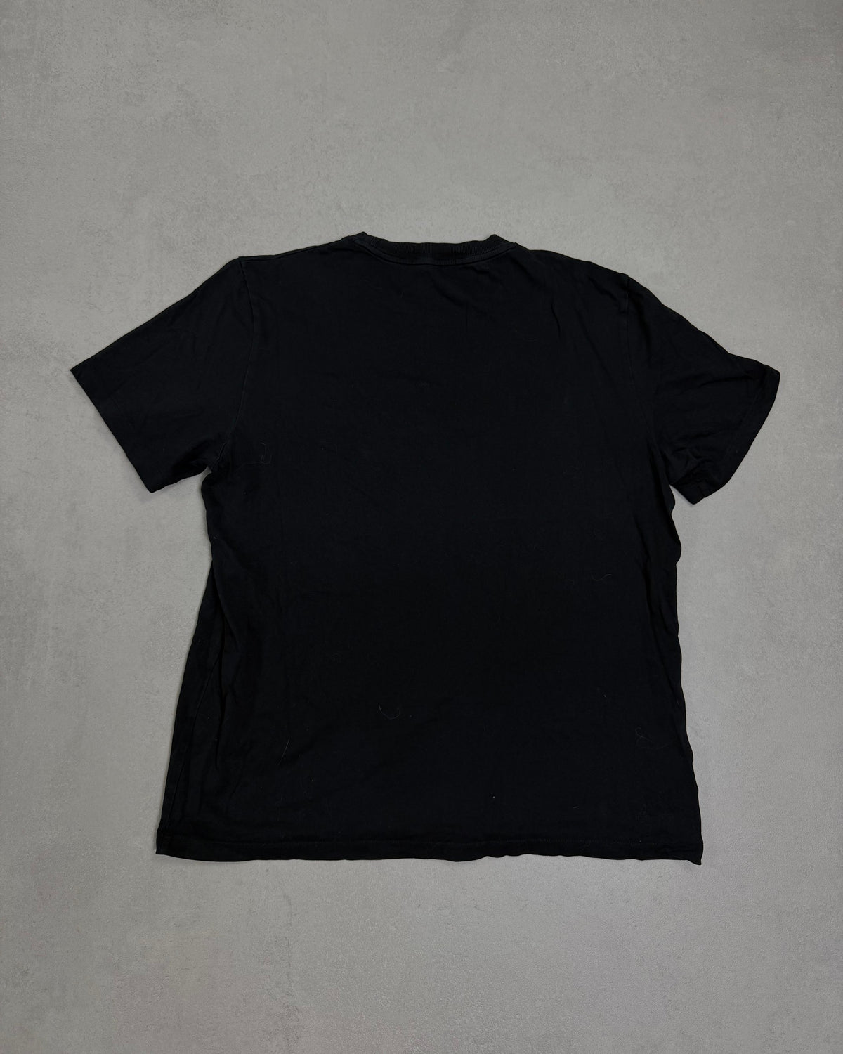 Fred Perry T-Shirt Schwarz mit gesticktem Schriftzug Größe L – Rückseite