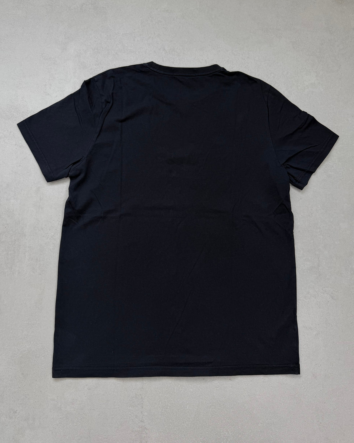 Fred Perry T-Shirt Schwarz mit grünem Lorbeerkranz-Print Größe L – Rückseite