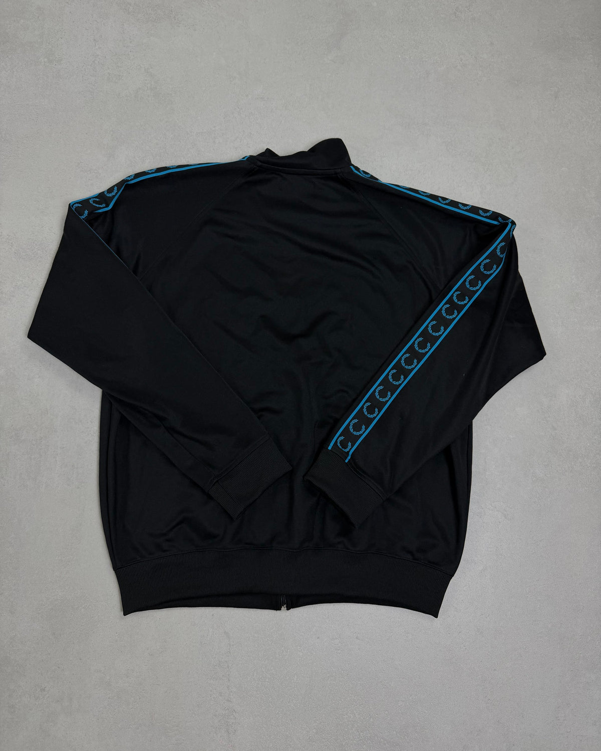 Fred Perry Taped Trainingsjacke Schwarz-Blau Größe XL – Rückseite