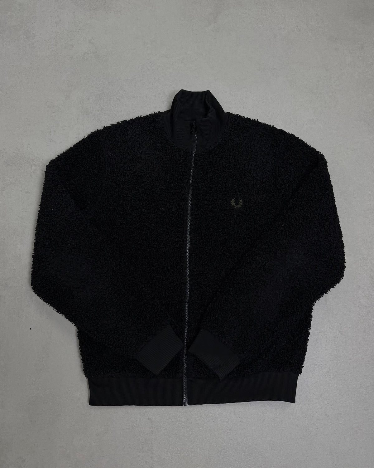 Fred Perry Teddy-Fleecejacke Schwarz Größe M – Vorderseite