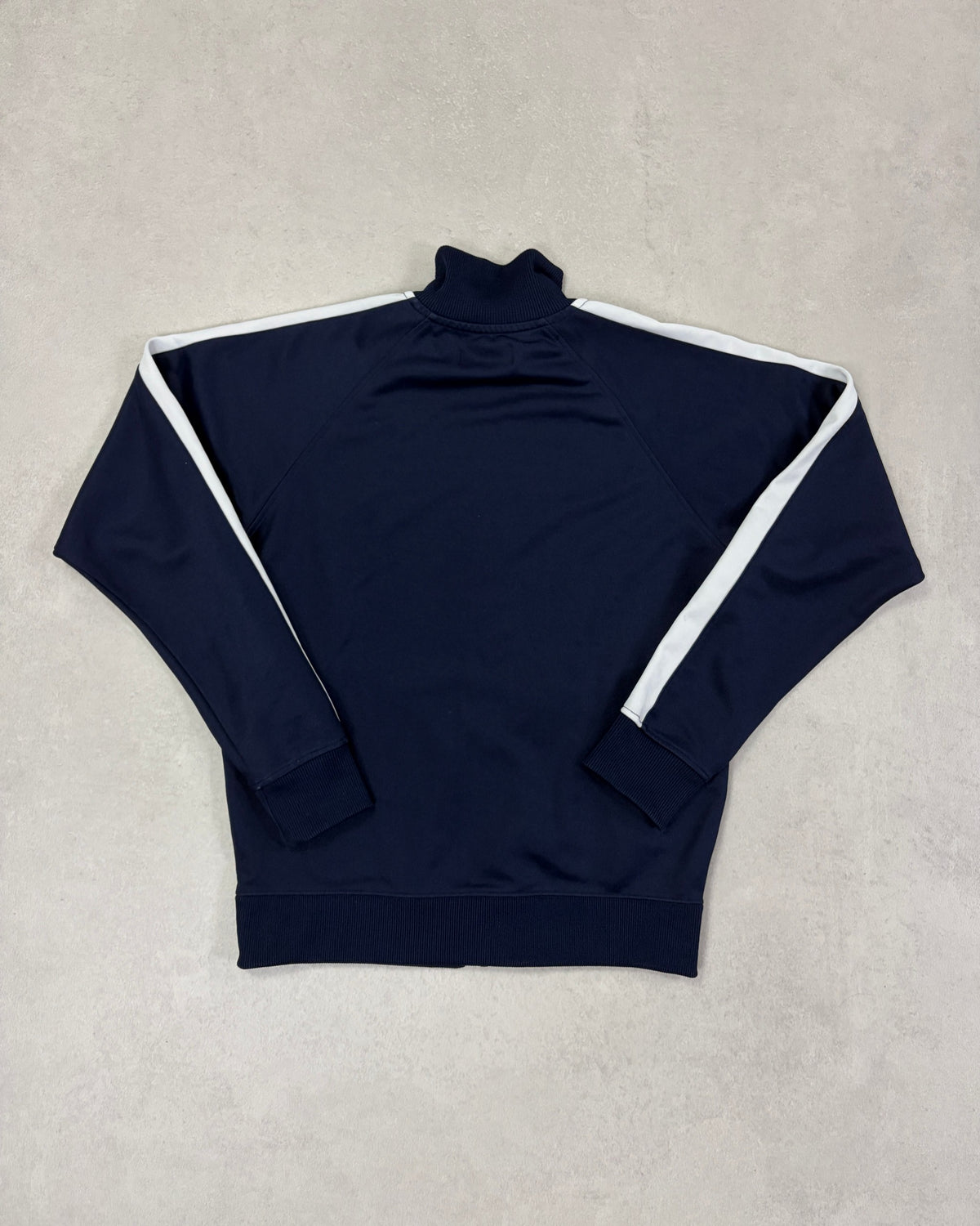 Fred Perry Trainingsjacke Navy mit weißem Streifen Größe L – Rückseite