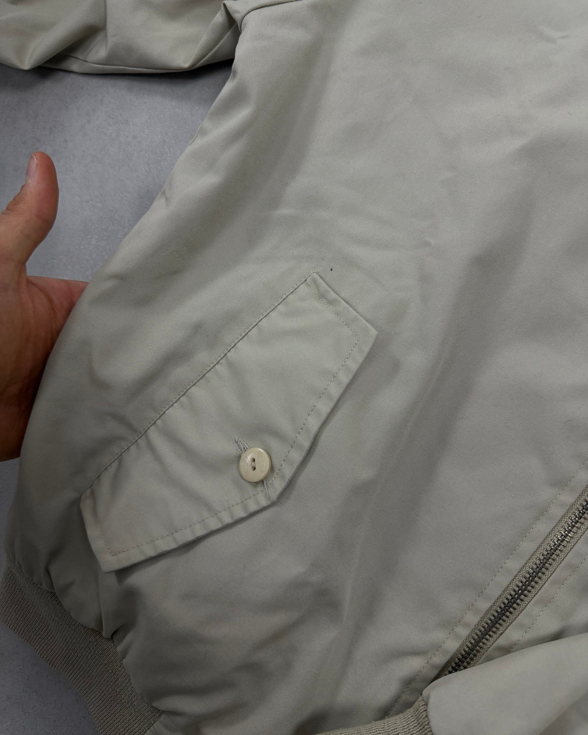 Lonsdale Harrington-Jacke Beige mit Tartan-Futter Größe M – Detail