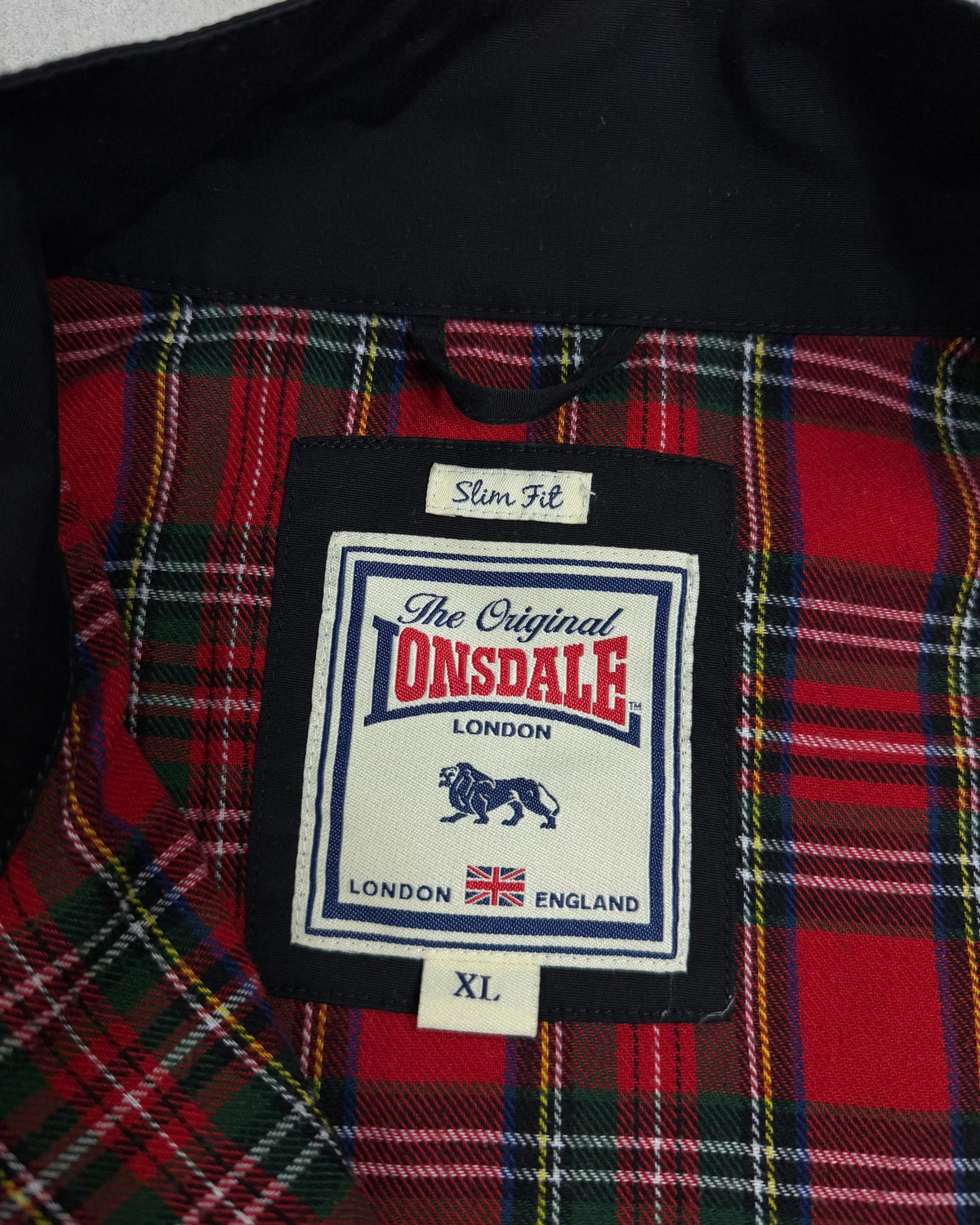 Lonsdale Harrington-Jacke Schwarz mit Rückenlogo Größe XL – Etikett
