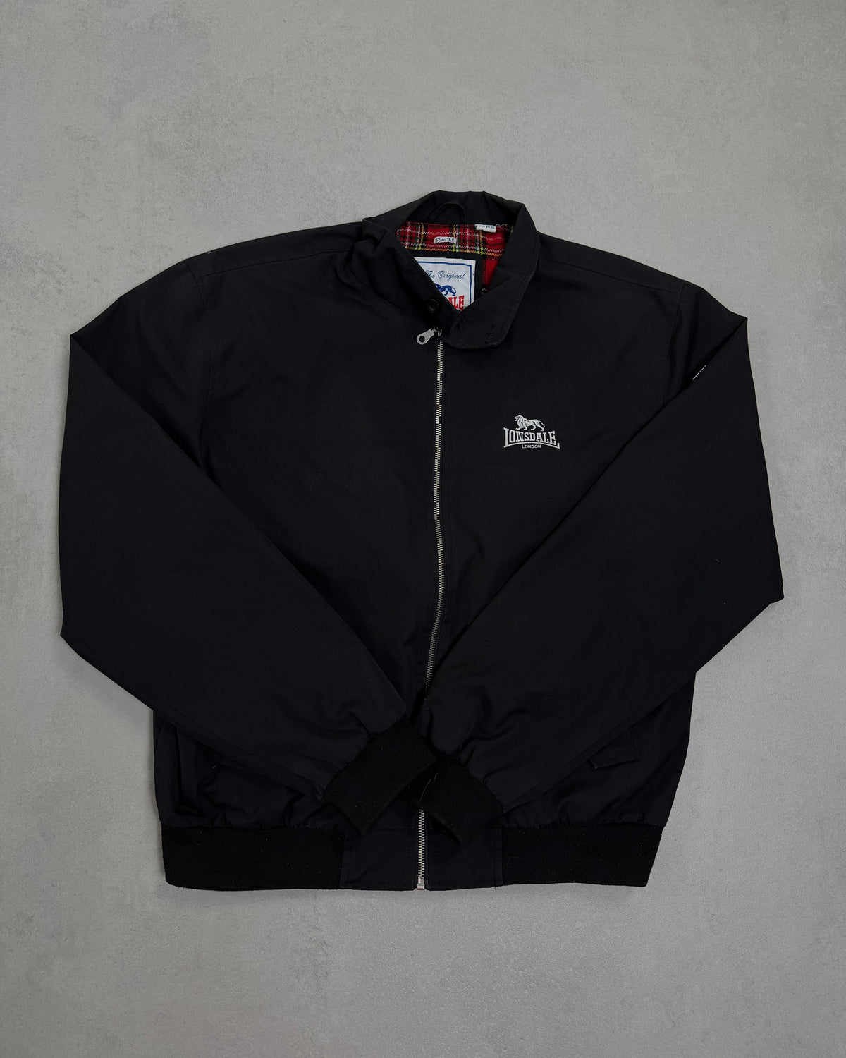 Lonsdale Harrington-Jacke Schwarz mit Rückenlogo Größe XL – Vorderseite