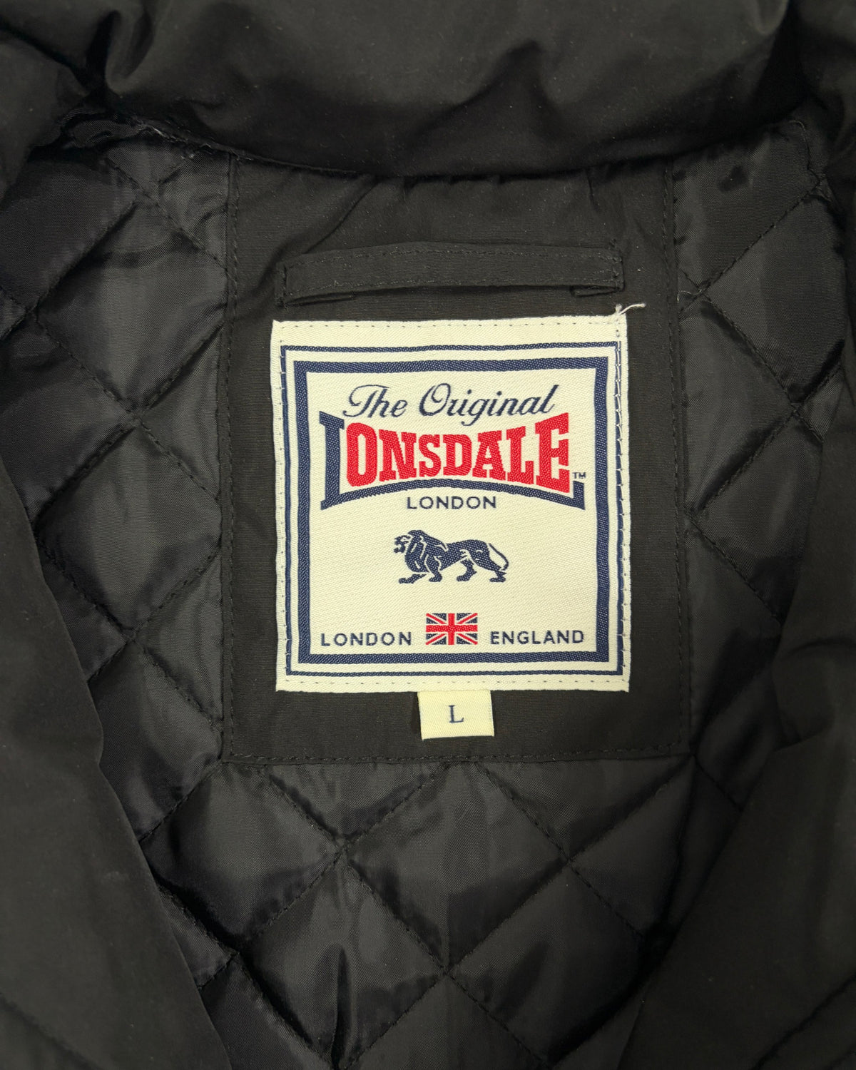 Lonsdale Steppjacke Schwarz Größe L – Etikett