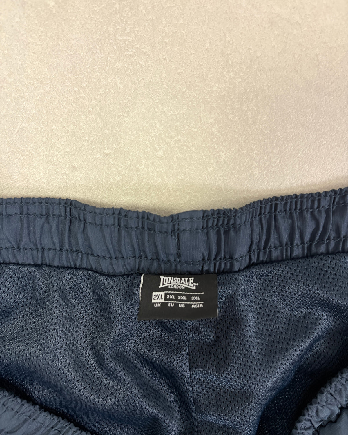 Lonsdale Trainingshose Navy gerade Größe 2XL – Etikett