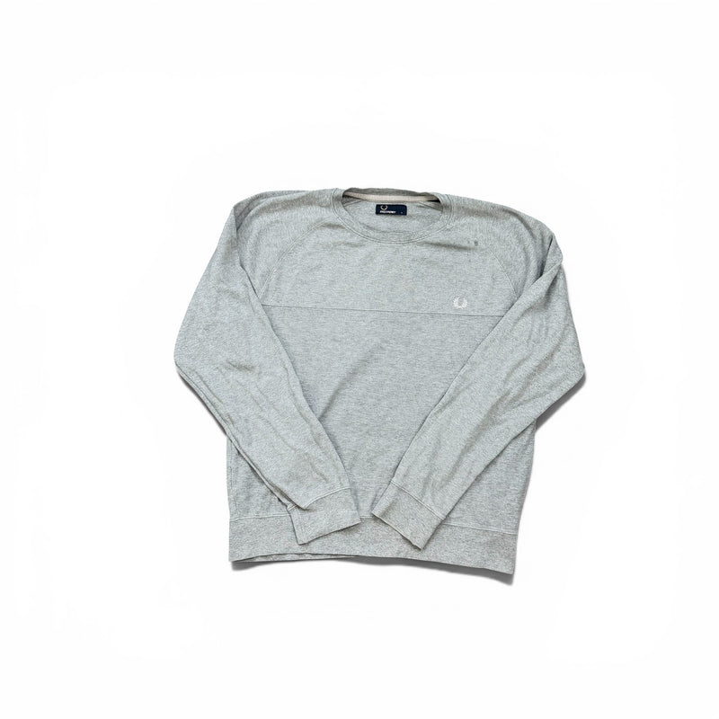 Fred Perry Sweater mit kleinem Logo auf der Brust
