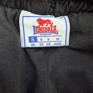 Lonsdale Trainingshose in Schwarz mit Logo auf der Seite