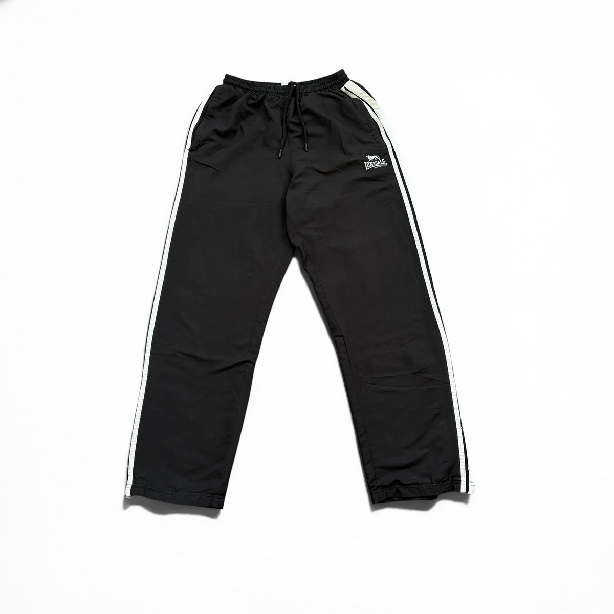 Lonsdale Trainingshose in Schwarz mit Logo auf der Seite