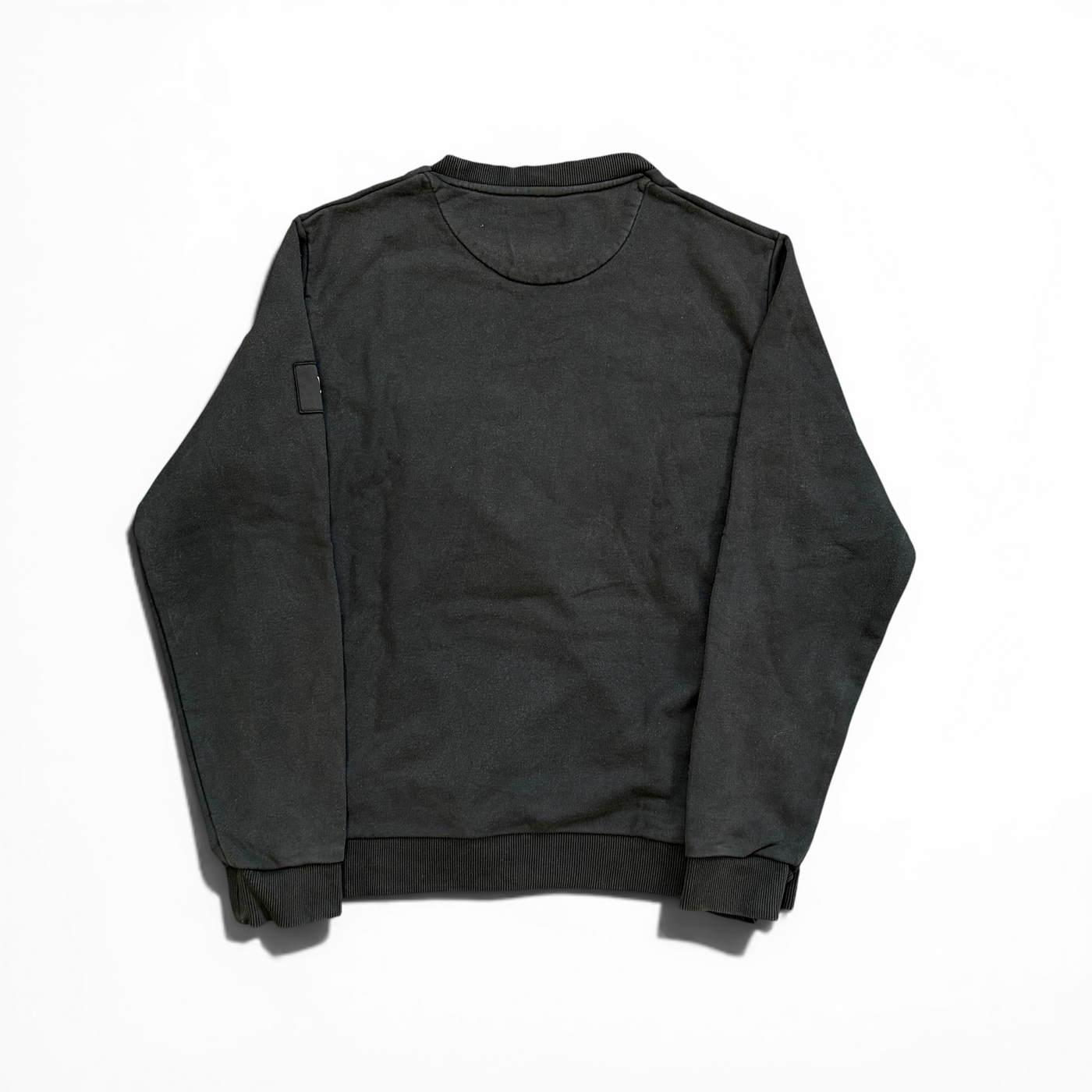 Lyle & Scott Sweater Schwarz mit dezenten Logo am Ärmel