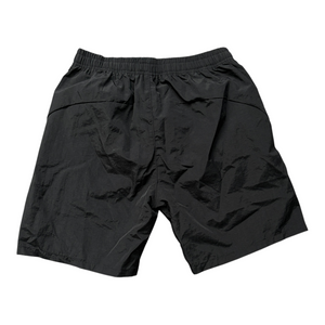 Fred Perry Shorts in Schwarz mit kleinem Logo auf dem Bein