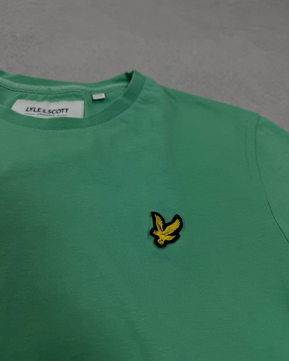 Lyle & Scott T-Shirt Mintgrün mit Adler – Detail
