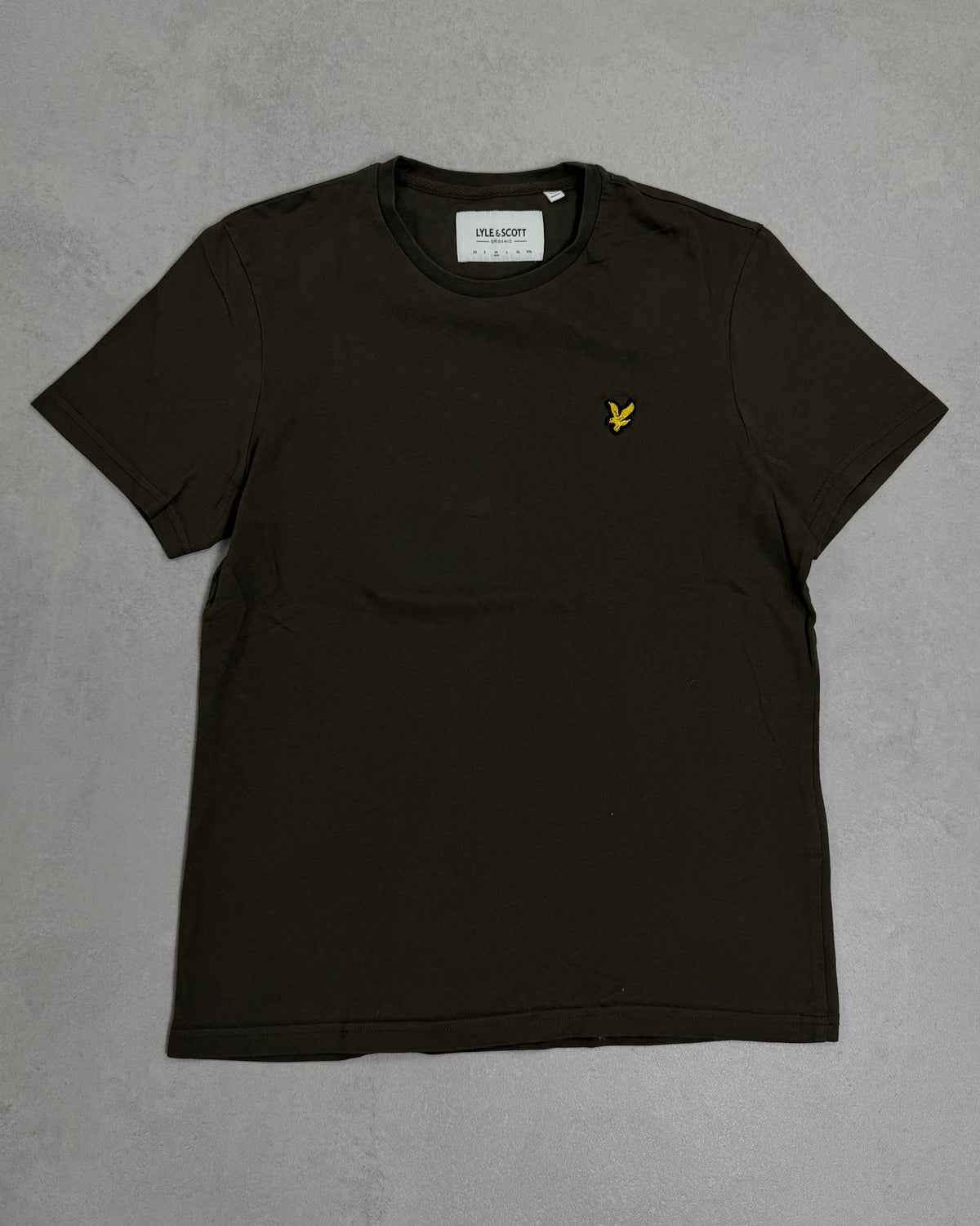 Lyle & Scott T-Shirt Oliv mit Adler – Vorderseite