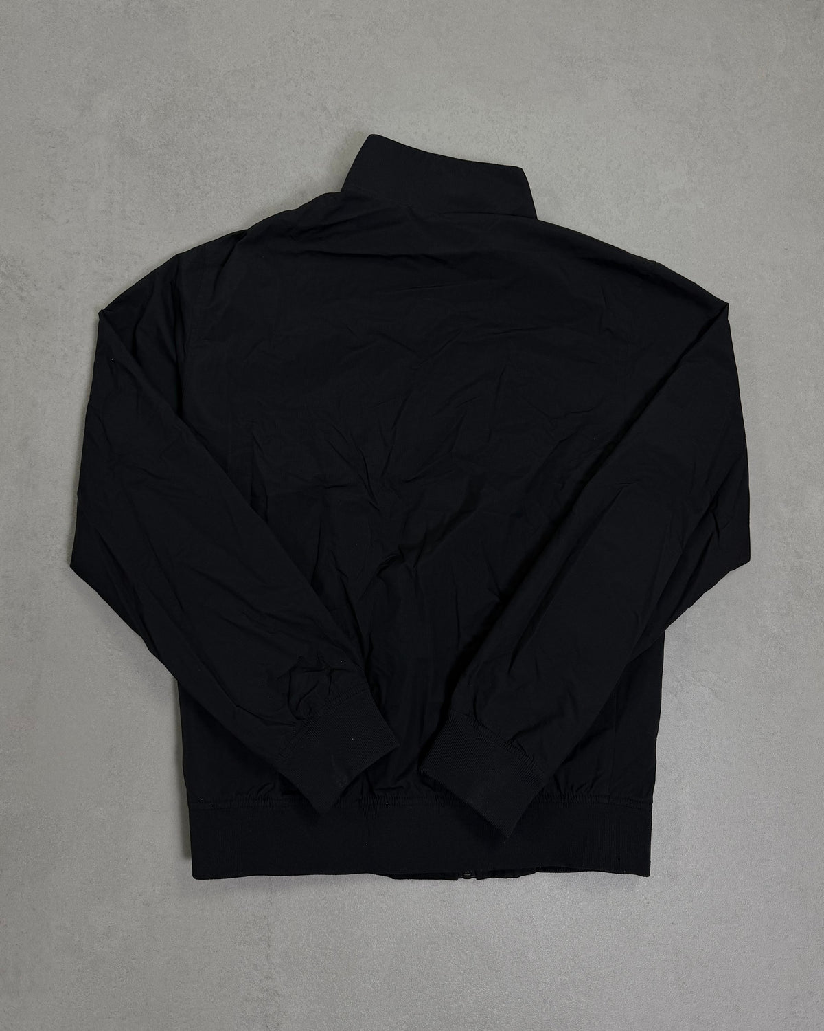 Fred Perry Trainingsjacke Schwarz mit Tipping-Kragen – Rückseite
