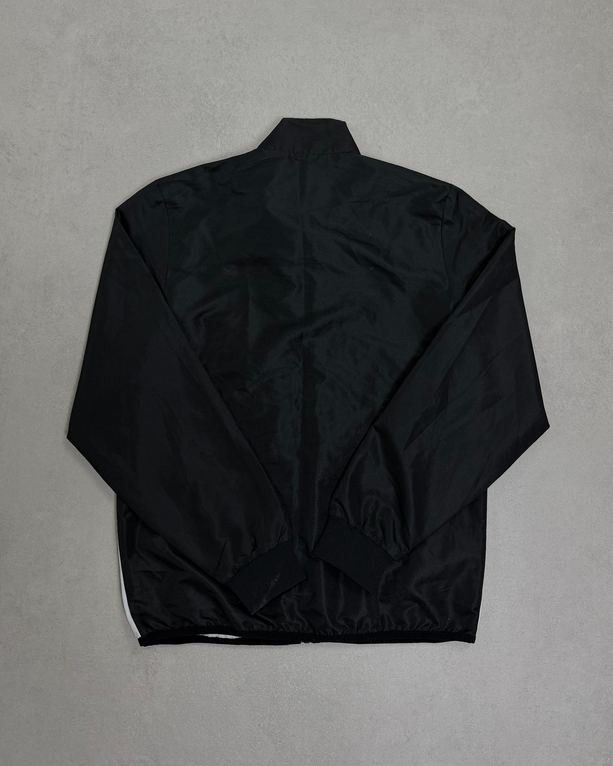 Sergio Tacchini Trainingsjacke Schwarz-Weiß mit gelbem Logo – Rückseite