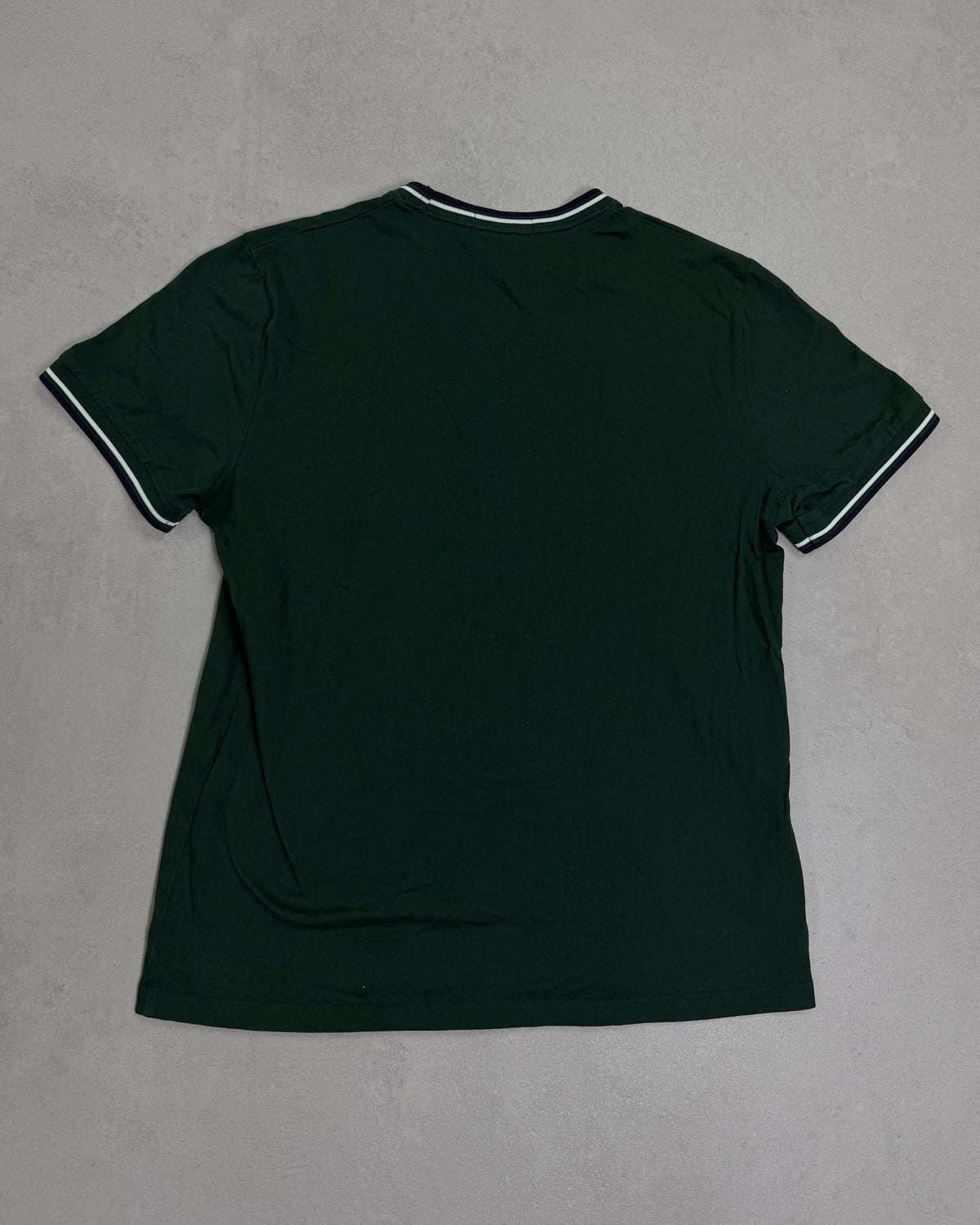 Fred Perry Ringer T-Shirt Dunkelgrün mit Twin Tipping – Rückseite