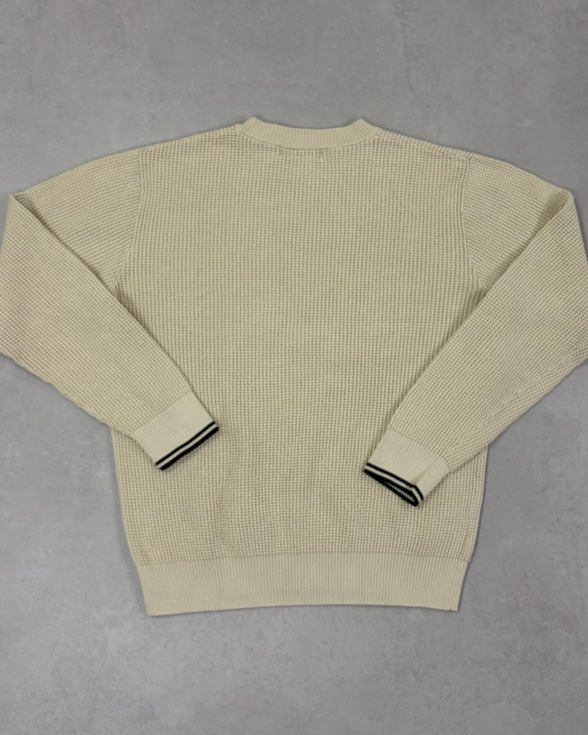 Fred Perry Strickpullover Creme mit Waffelstruktur – Rückseite