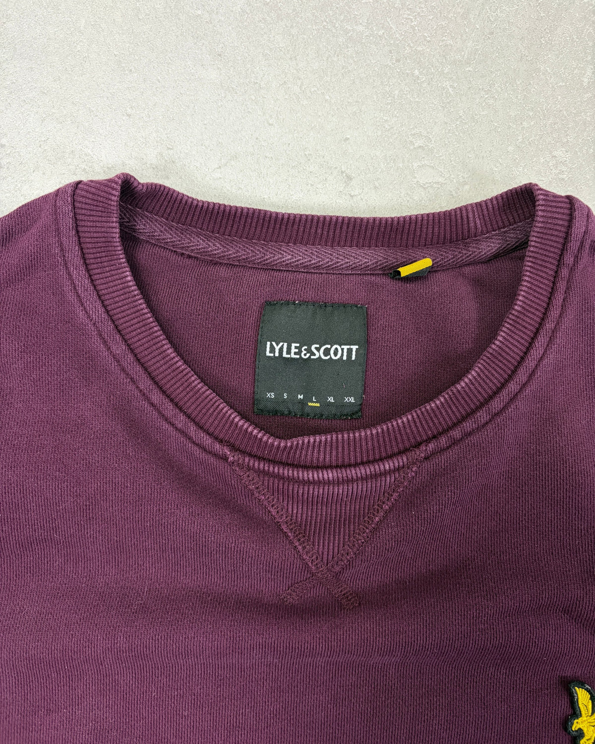 Lyle & Scott Pullover Bordeaux mit Adler – Etikett