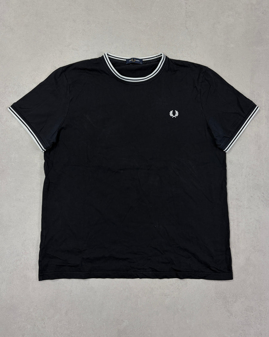 Fred Perry Ringer T-Shirt Schwarz mit Twin Tipping – Vorderseite