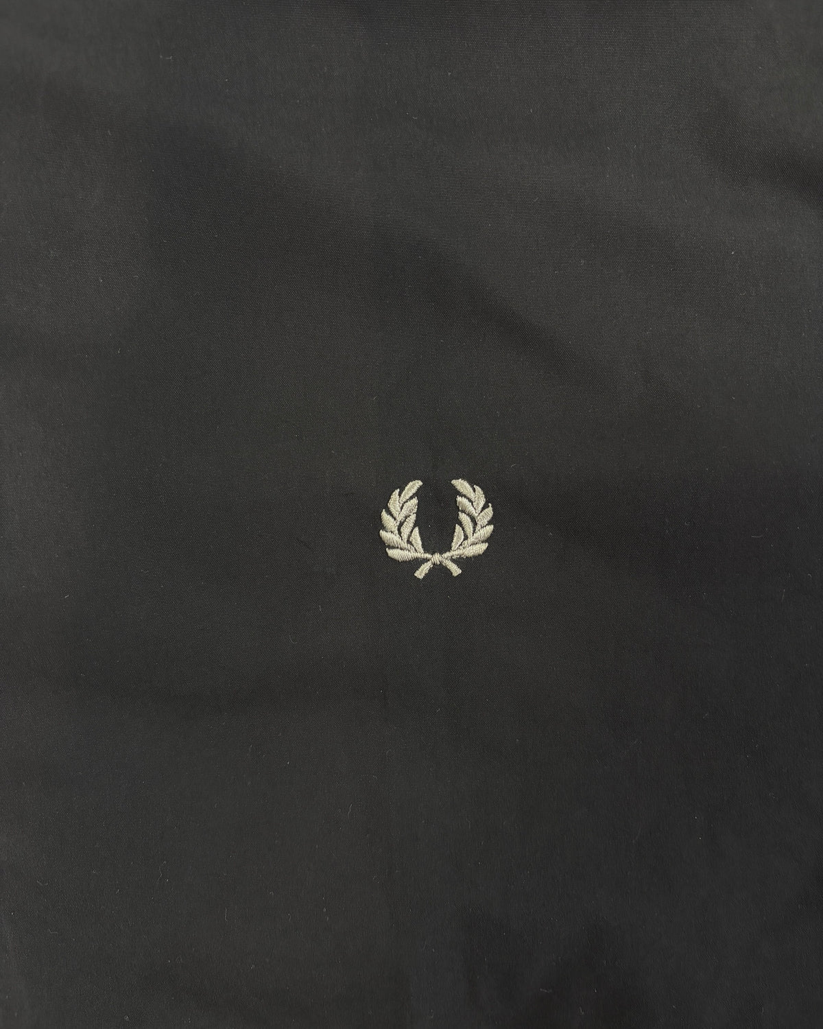 Fred Perry Bomberjacke Schwarz mit Tipping Größe M – Detail