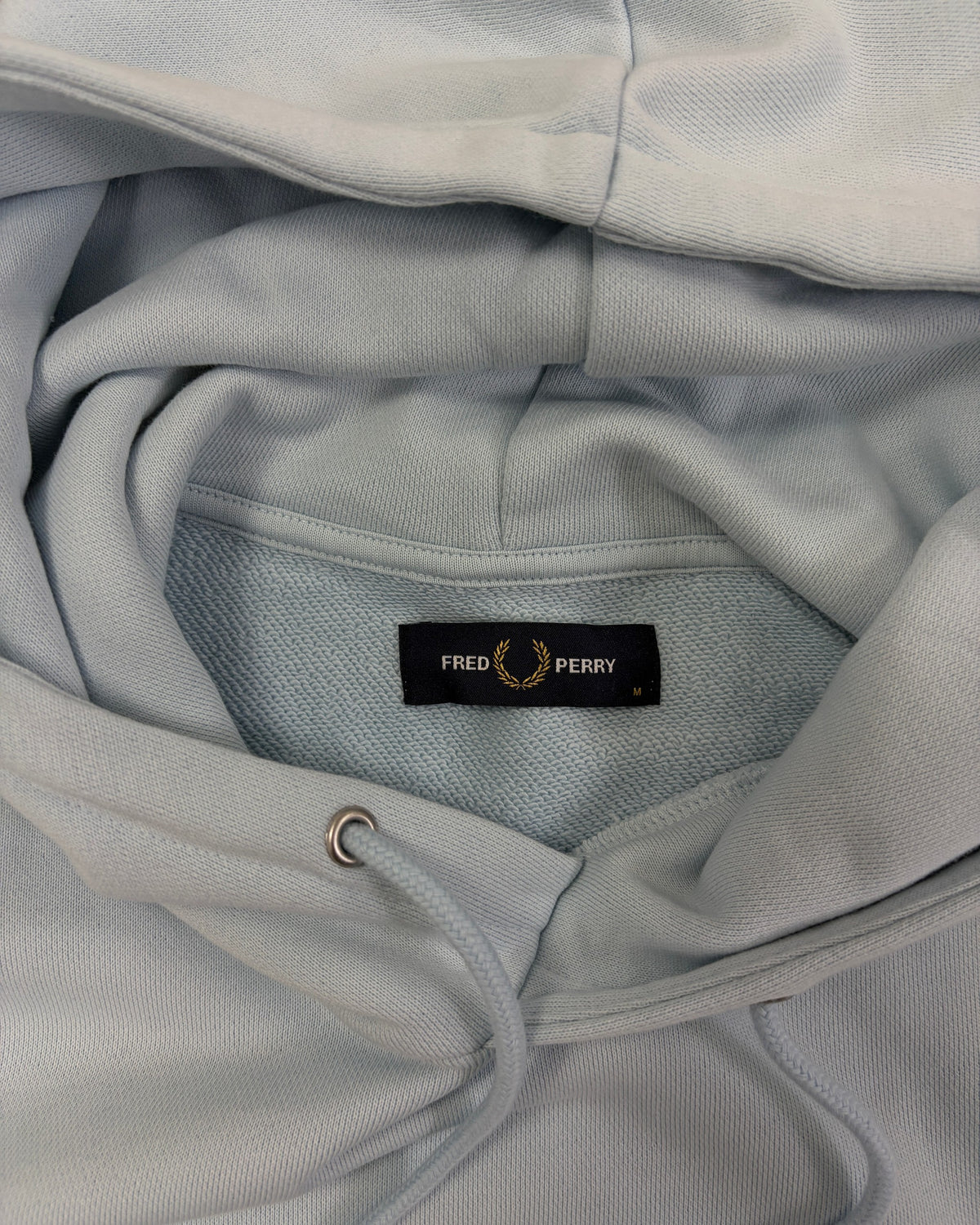 Fred Perry Hoodie Hellgrau-Blau mit Tipping-Bündchen Größe M – Etikett