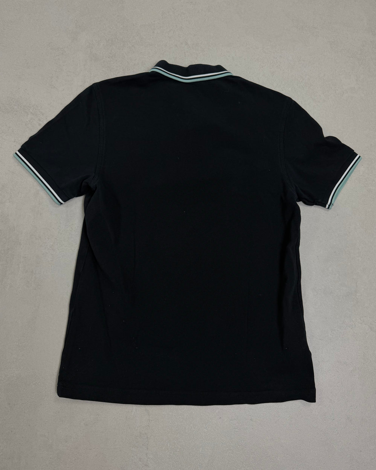 Fred Perry Poloshirt Schwarz mit Mint-Tipping Größe M – Rückseite