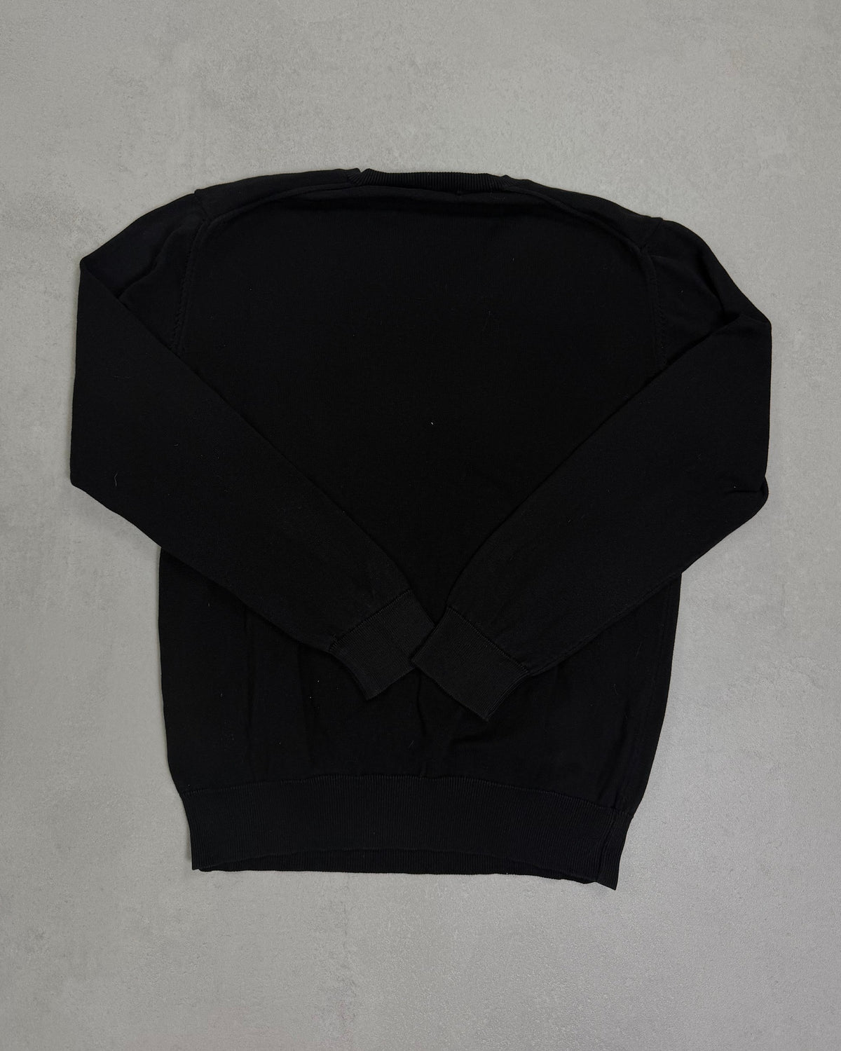 Fred Perry Pullover Schwarz mit V-Ausschnitt, blauer Lorbeer Größe M – Rückseite