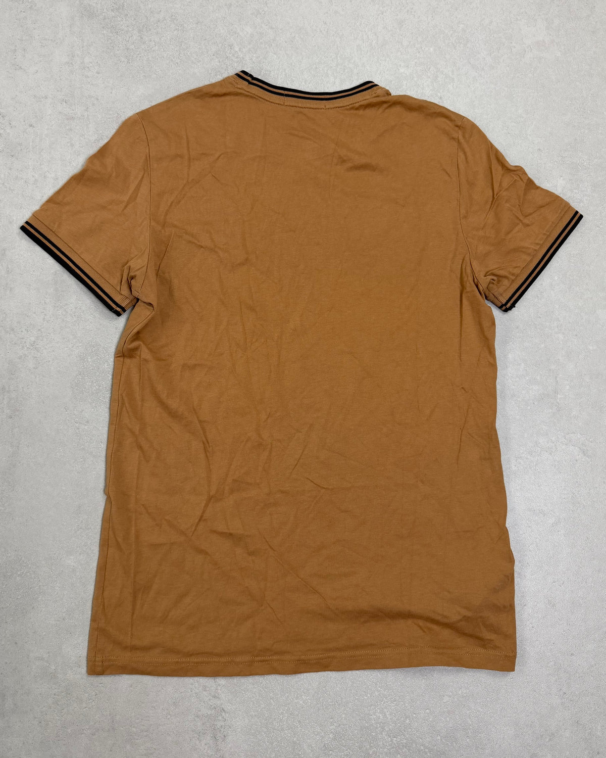 Fred Perry Ringer T-Shirt Camel mit Twin Tipping Größe S – Rückseite