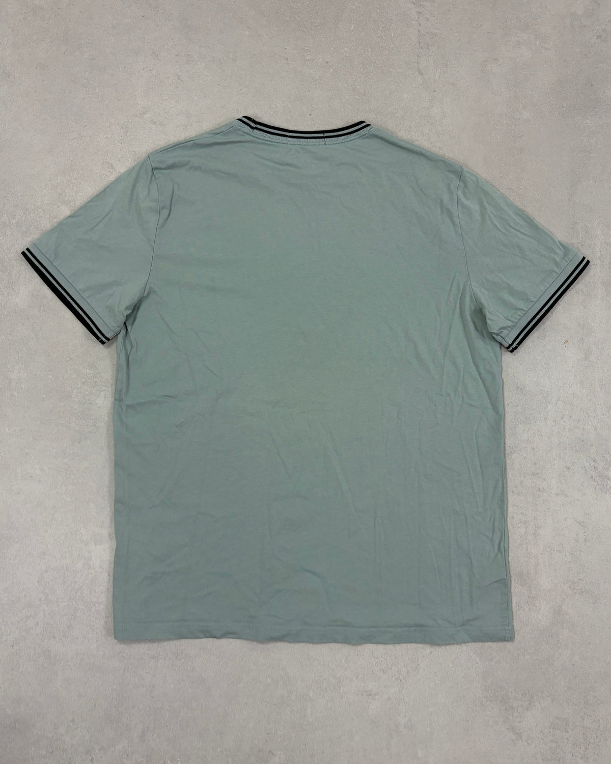 Fred Perry Ringer T-Shirt Salbeigrau mit Twin Tipping Größe L – Rückseite