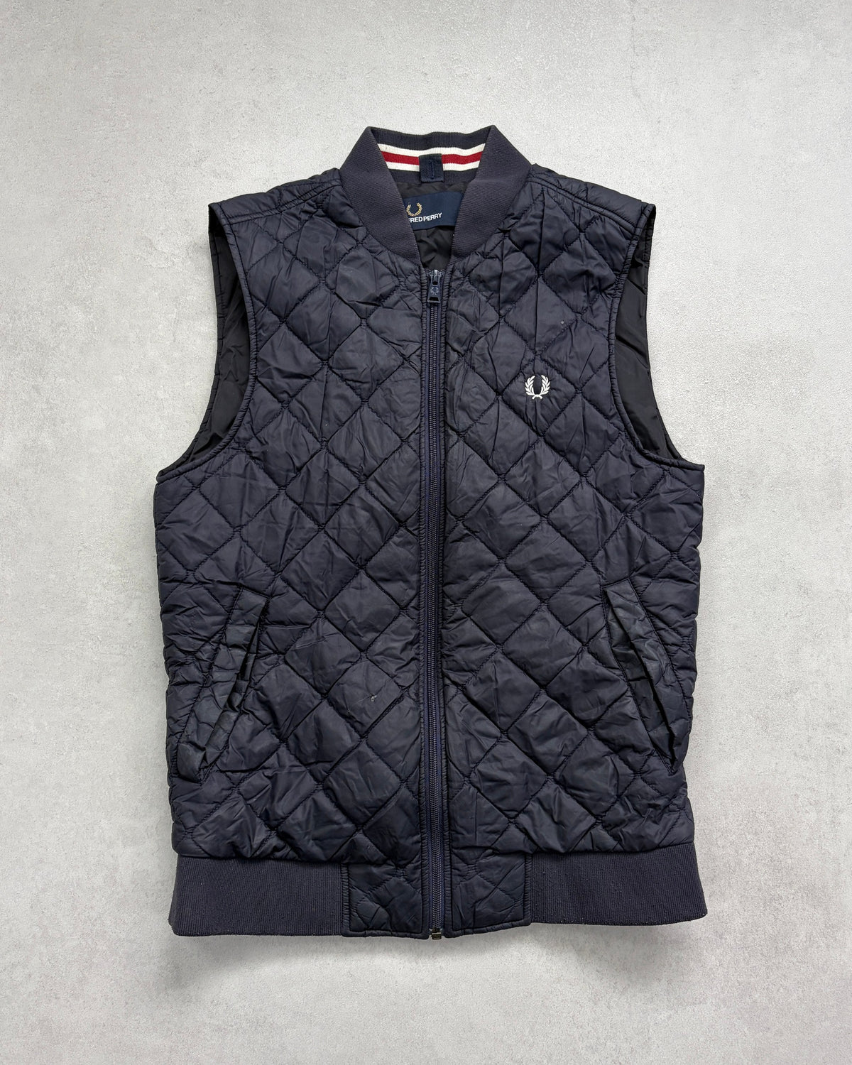 Fred Perry Steppweste Navy Größe S – Vorderseite