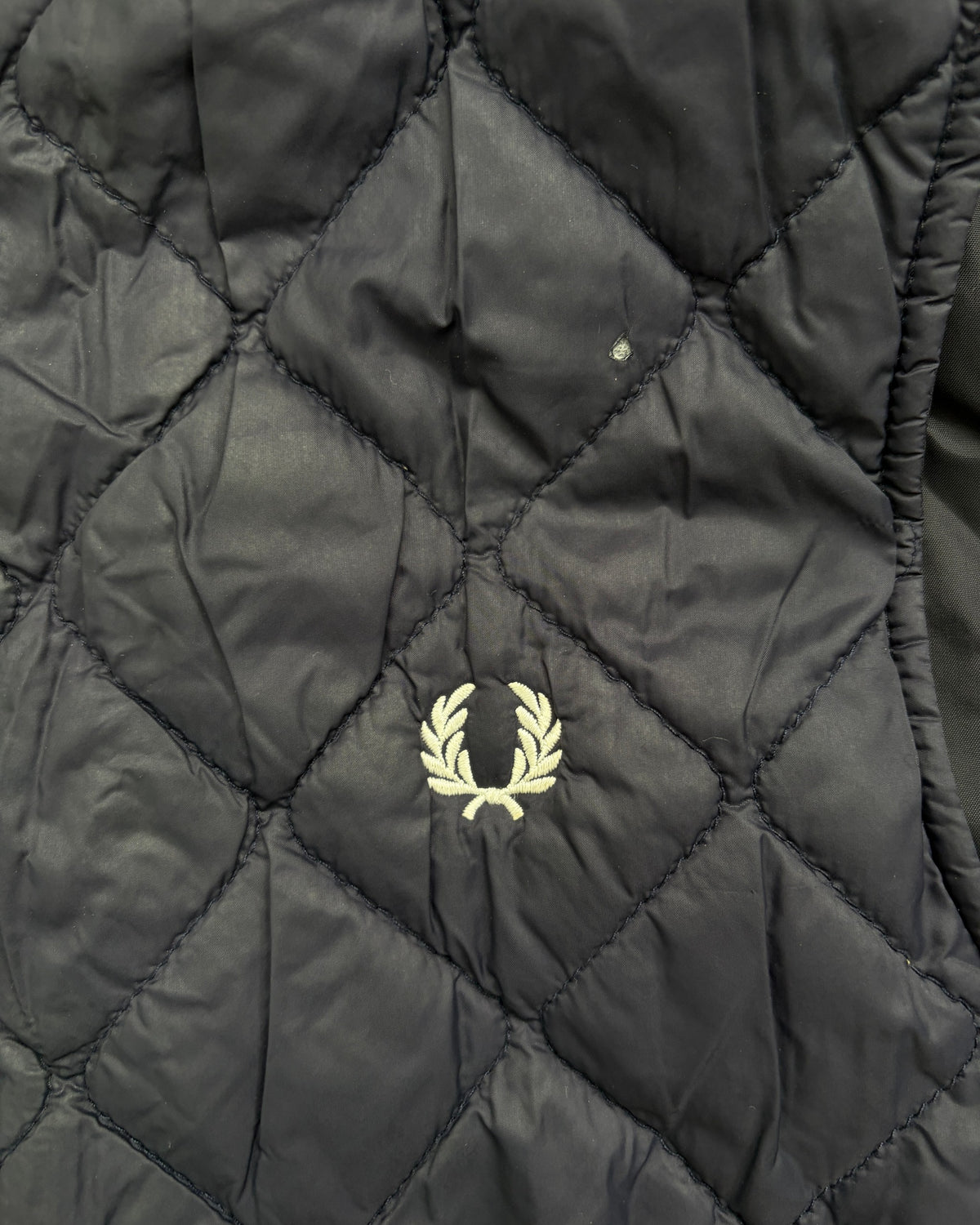 Fred Perry Steppweste Navy Größe S – Detail