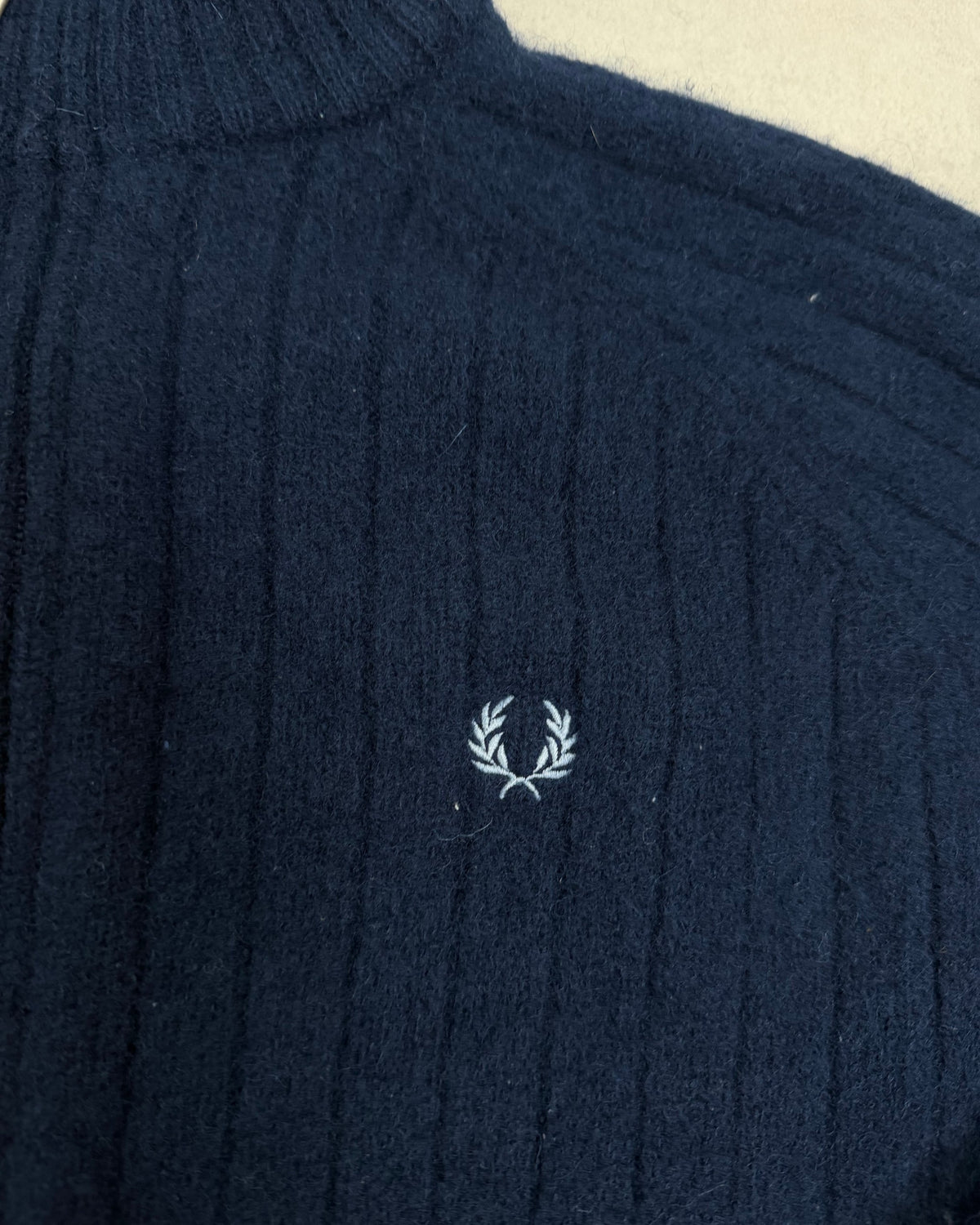 Fred Perry Strickjacke Navy mit Zip Größe XL – Detail