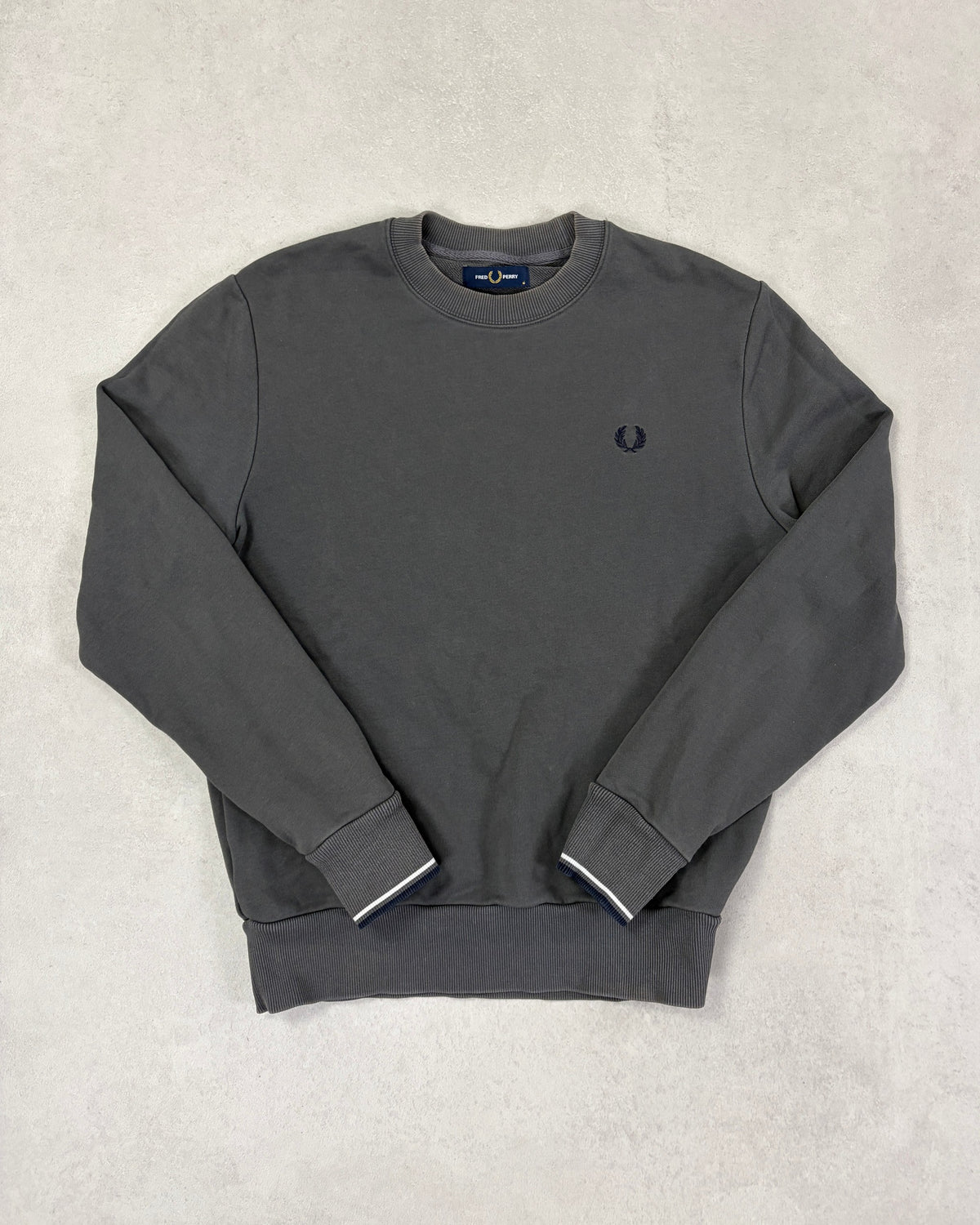 Fred Perry Pullover Anthrazit Größe M – Vorderseite