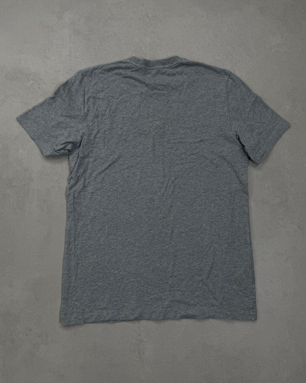 Fred Perry T-Shirt Grau meliert mit grünem Schriftzug Größe S – Rückseite