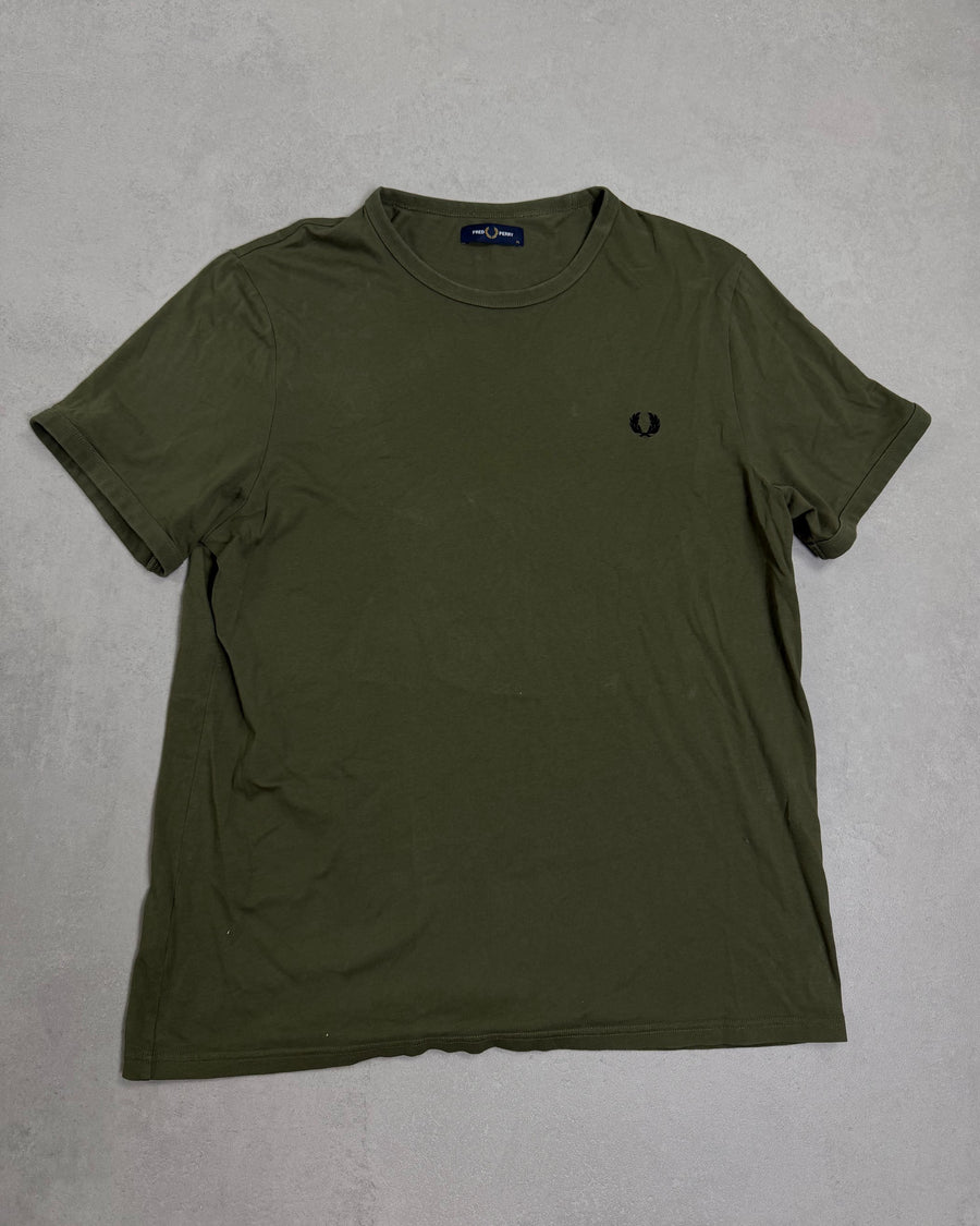 Fred Perry T-Shirt Oliv Größe XL – Vorderseite