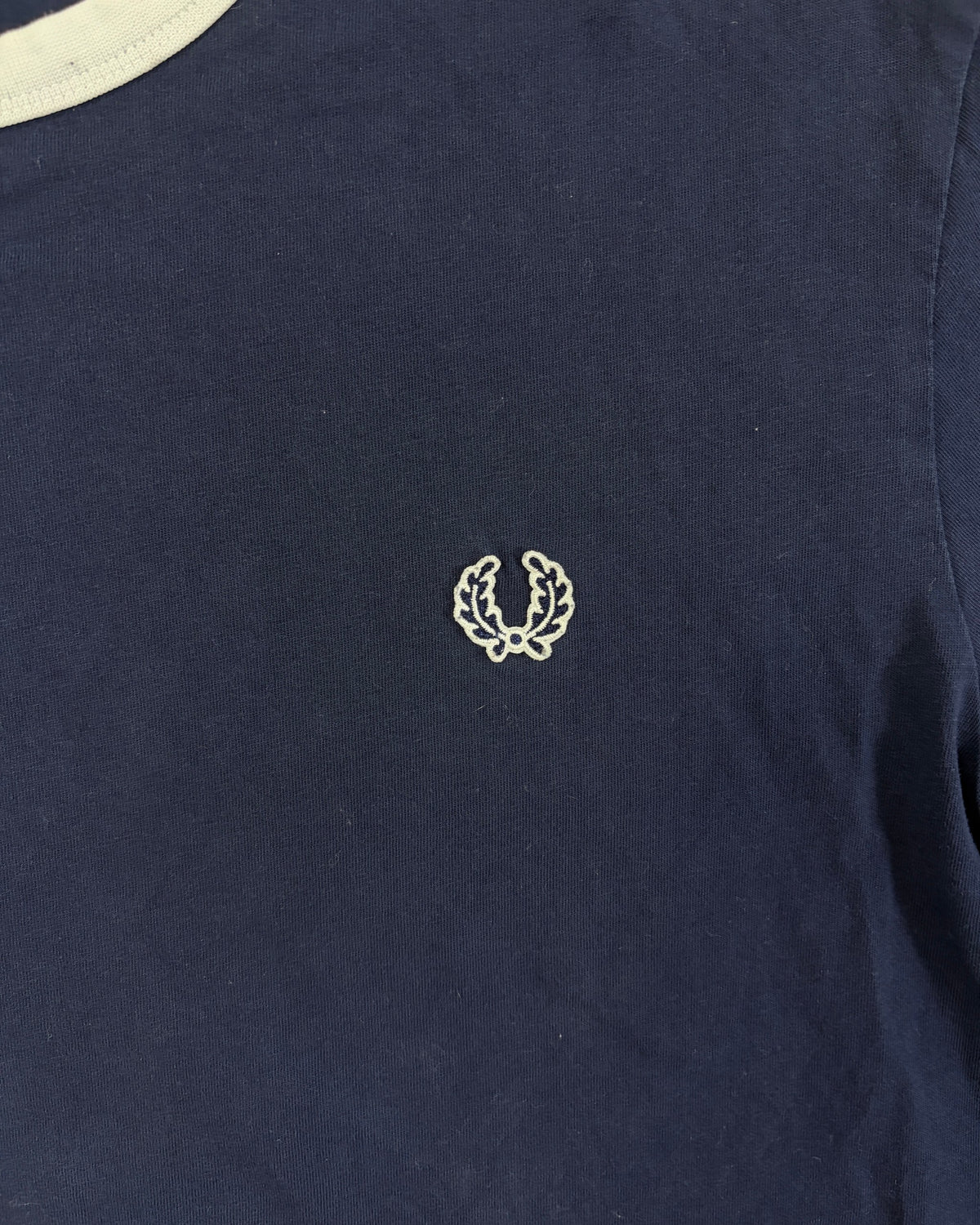 Fred Perry Taped Ringer T-Shirt Navy Größe L – Detail