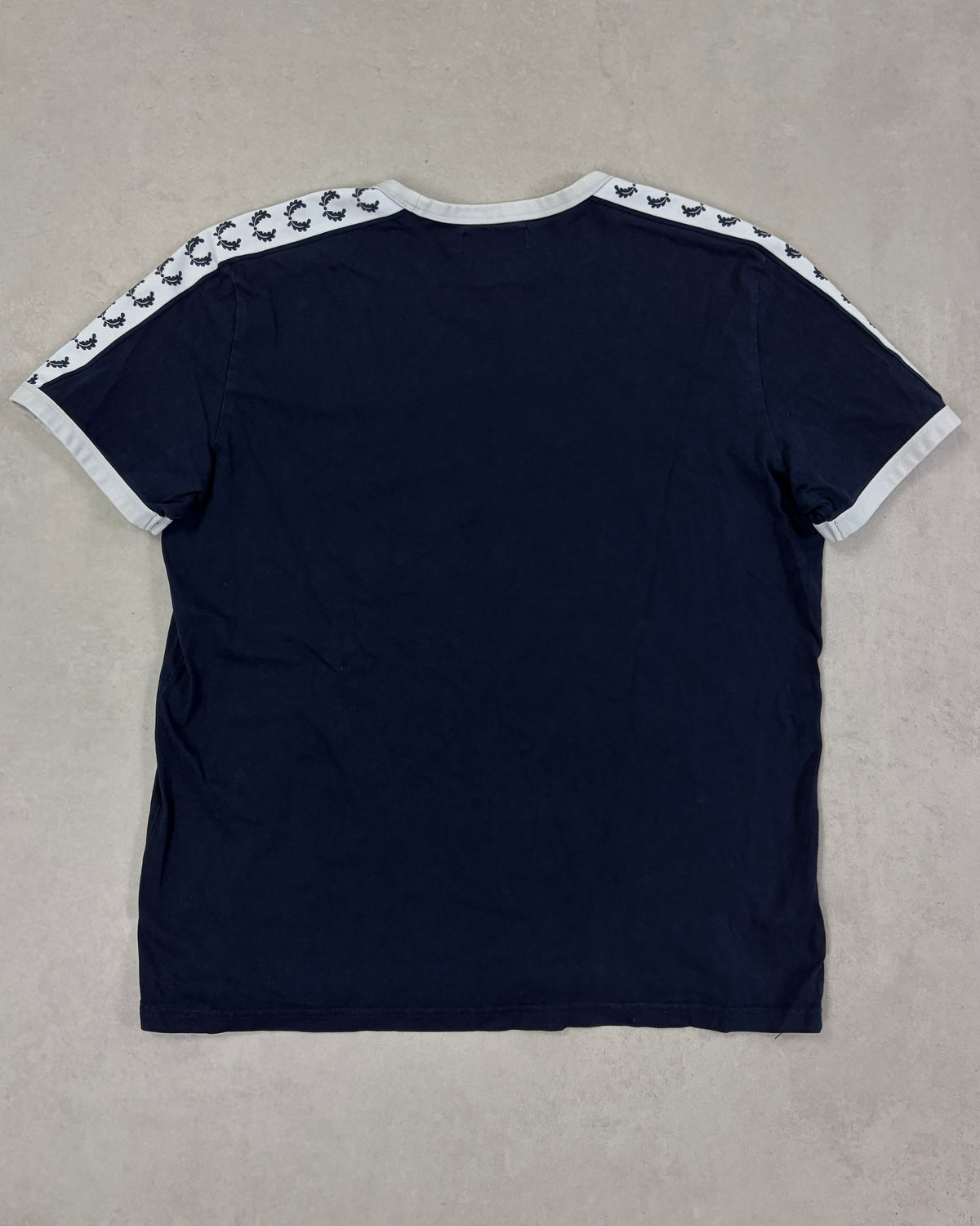 Fred Perry Taped Ringer T-Shirt Navy Größe L – Rückseite