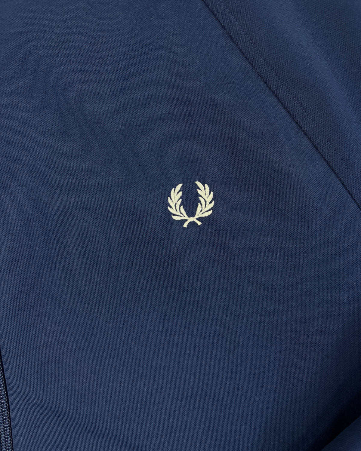 Fred Perry Taped Trainingsjacke Navy mit Lorbeer-Tape Größe XL – Detail