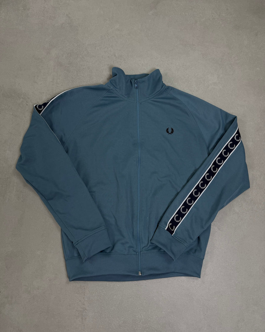 Fred Perry Taped Trainingsjacke Stahlblau Größe L – Vorderseite