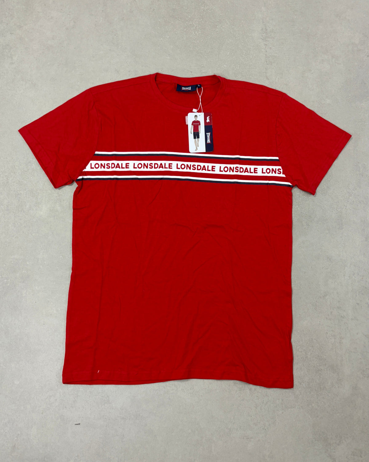 Lonsdale T-Shirt Rot mit Schriftzug – neu mit Etikett Größe L – Vorderseite