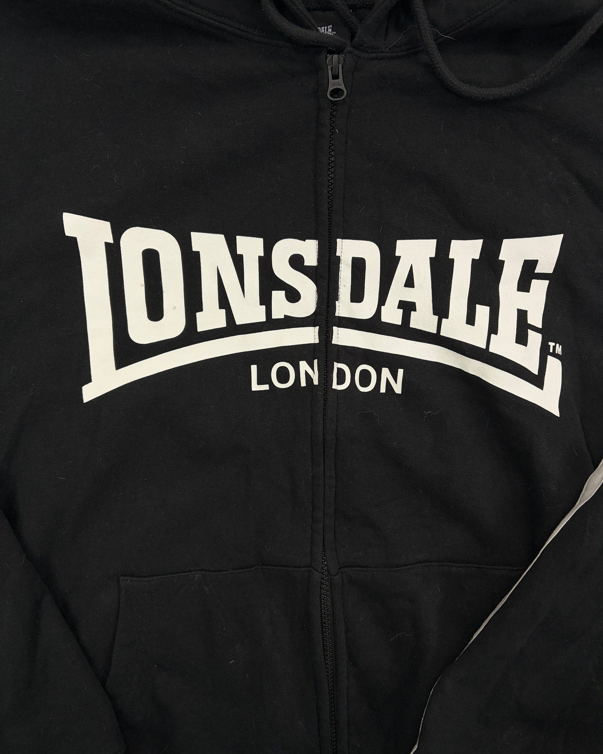 Lonsdale Zip-Hoodie Schwarz mit Logo-Print Größe 2XL – Detail