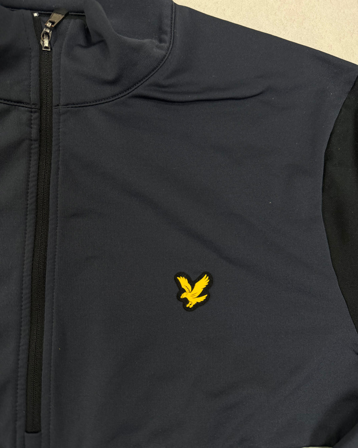 Lyle & Scott Half-Zip Trainingsoberteil Navy-Schwarz Größe M – Detail
